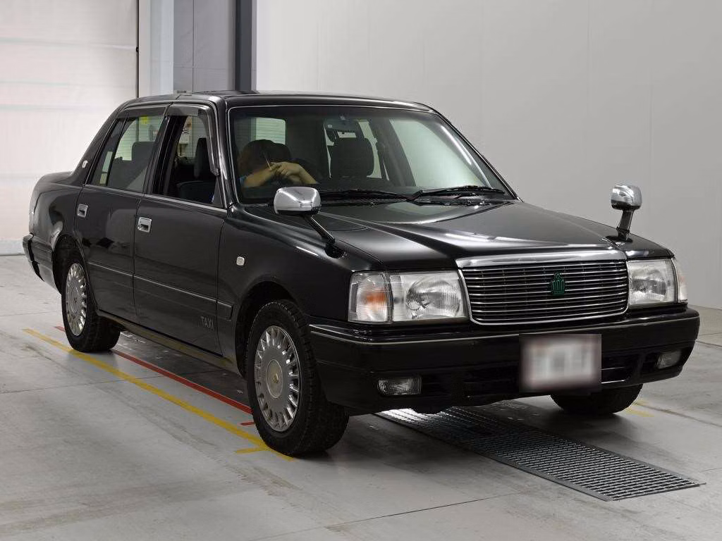 TOYOTA CROWN