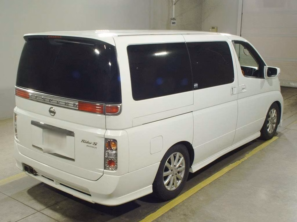 NISSAN ELGRAND