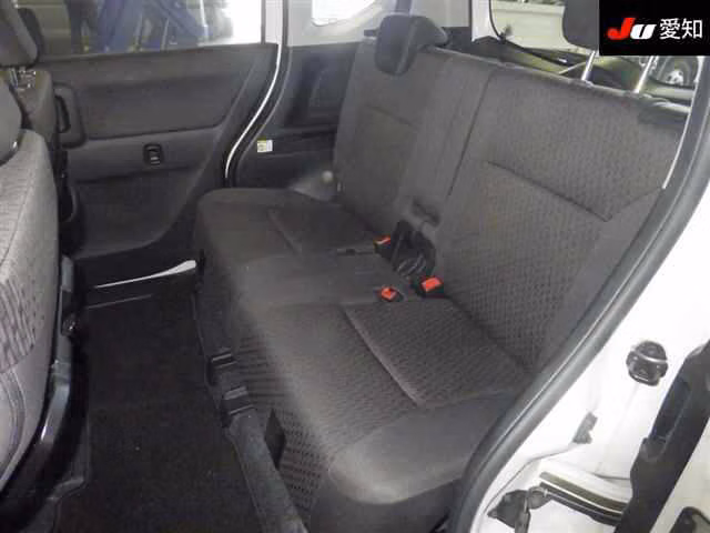 MITSUBISHI DELICA D:2