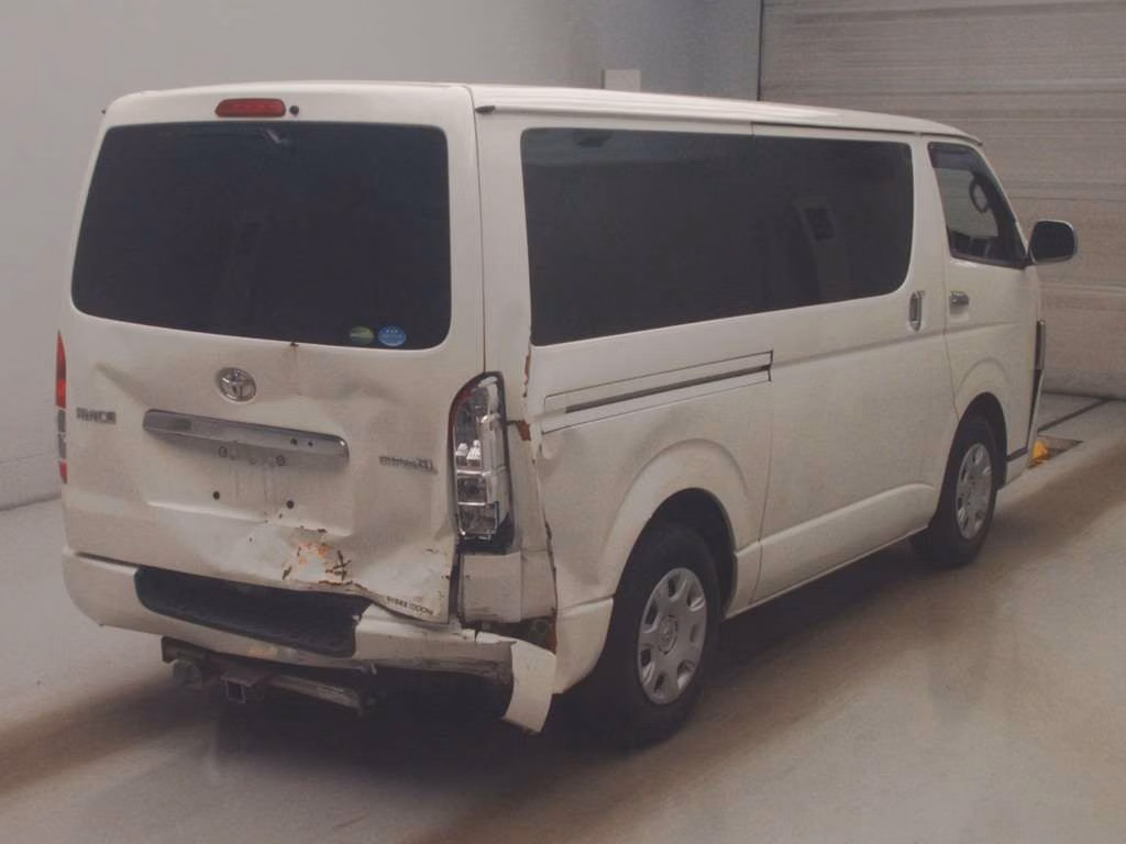 TOYOTA REGIUS ACE
