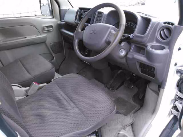 MITSUBISHI MINICAB