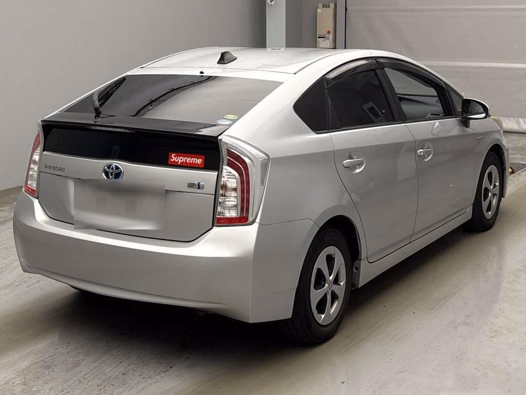 TOYOTA PRIUS