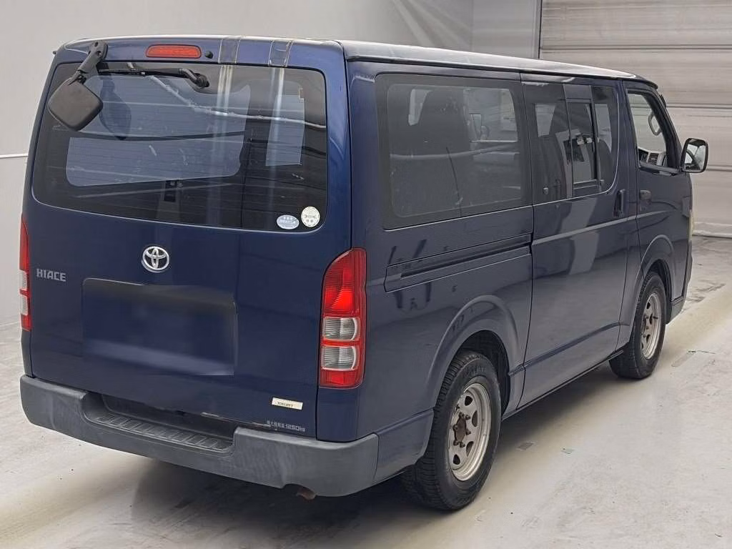 TOYOTA REGIUS ACE