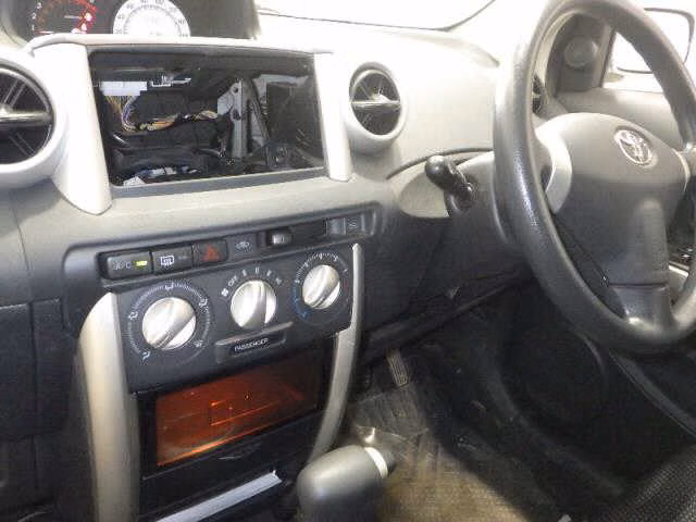 TOYOTA IST