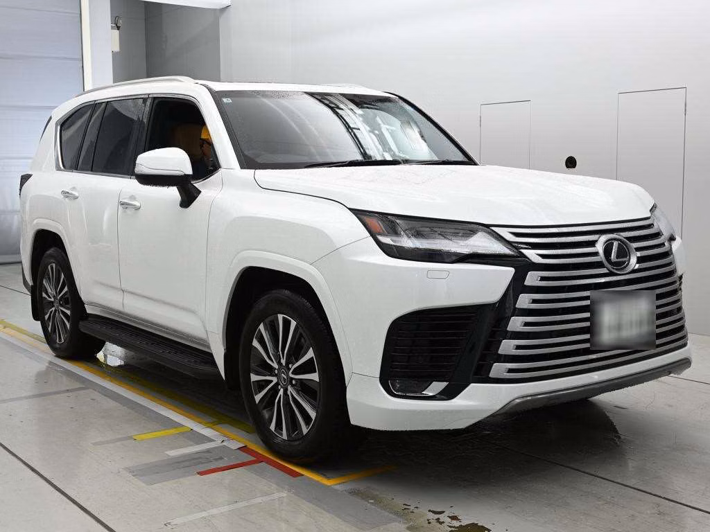 LEXUS LX600