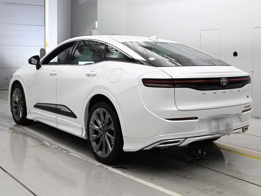 TOYOTA CROWN
