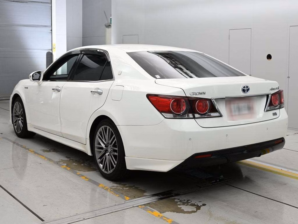 TOYOTA CROWN