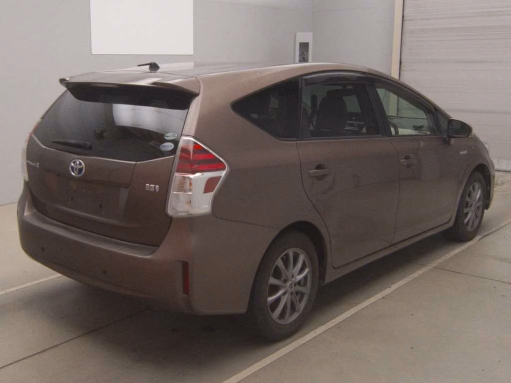 TOYOTA PRIUS ALPHA