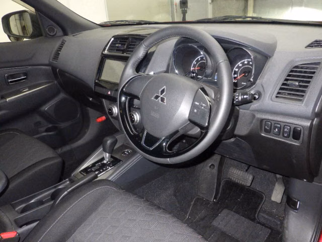 MITSUBISHI RVR