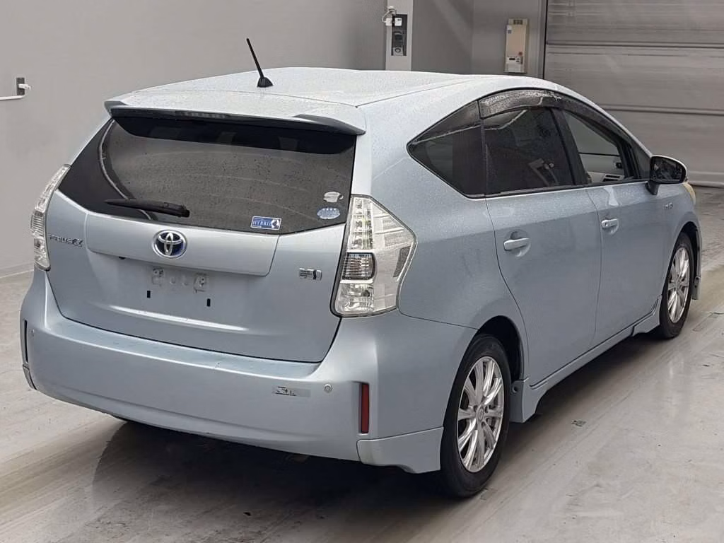 TOYOTA PRIUS ALPHA