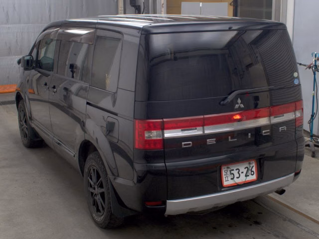 MITSUBISHI DELICA D:5