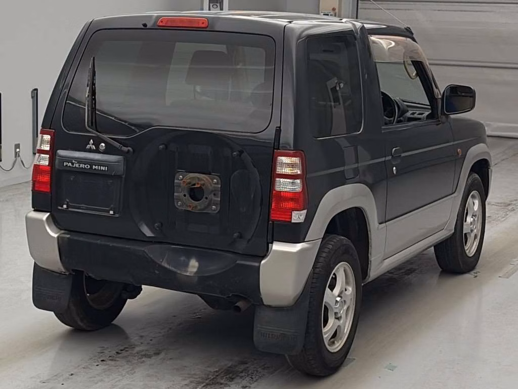 MITSUBISHI PAJERO MINI