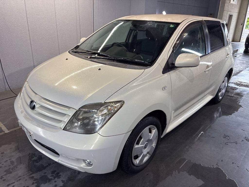 TOYOTA IST