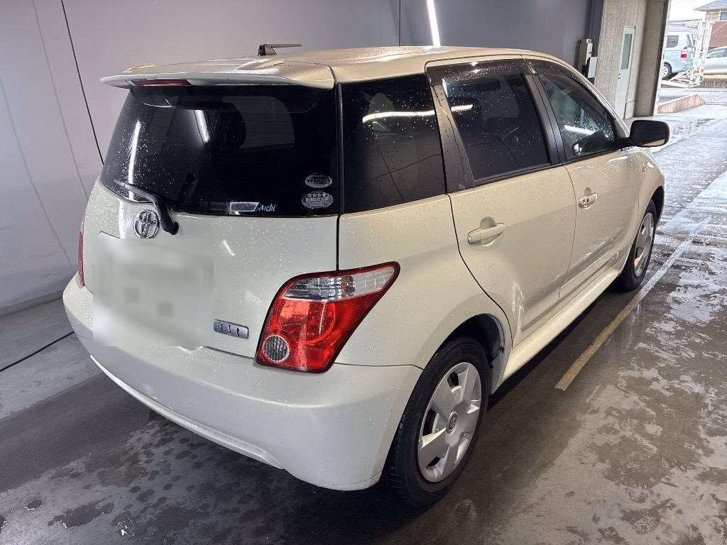 TOYOTA IST