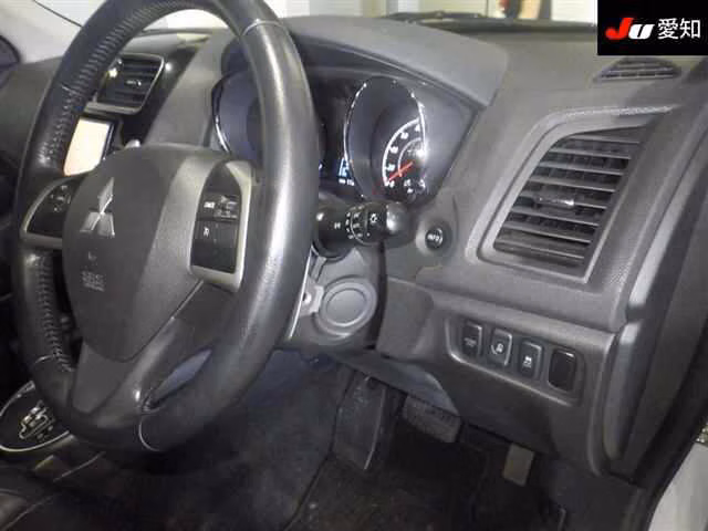MITSUBISHI RVR
