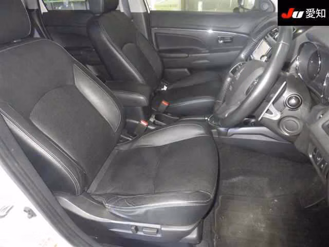 MITSUBISHI RVR