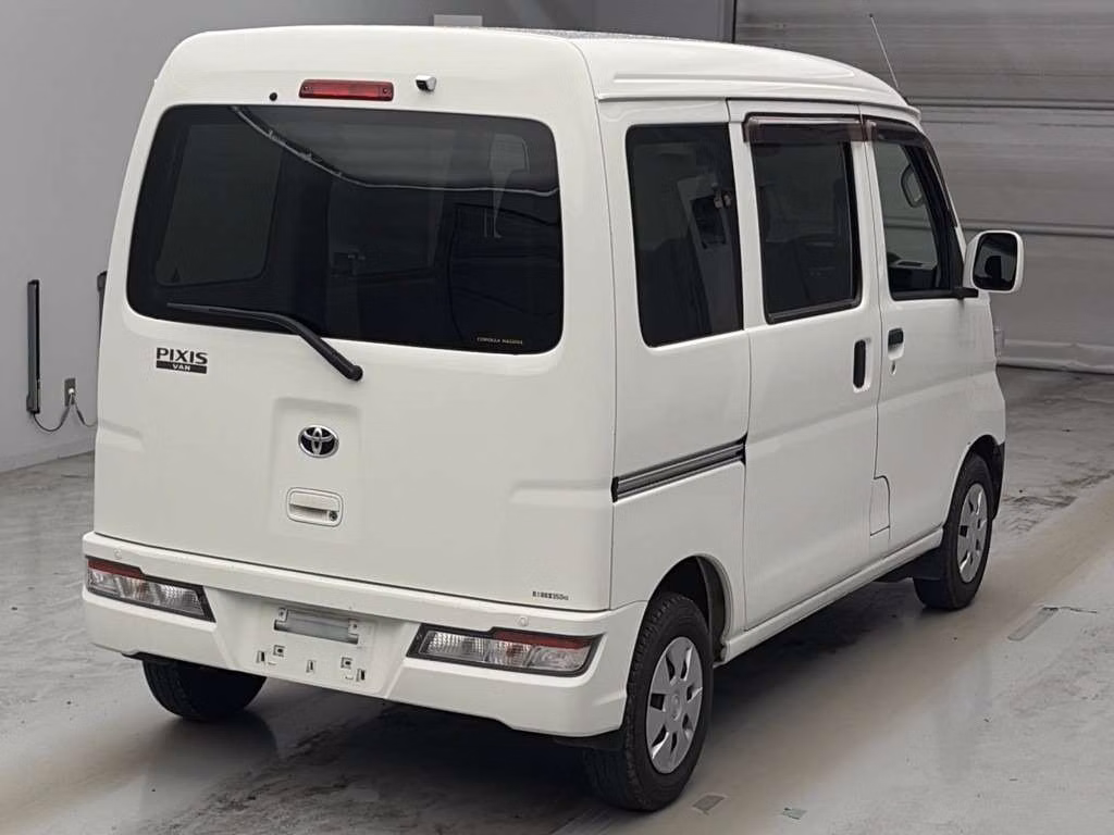 TOYOTA PIXIS VAN
