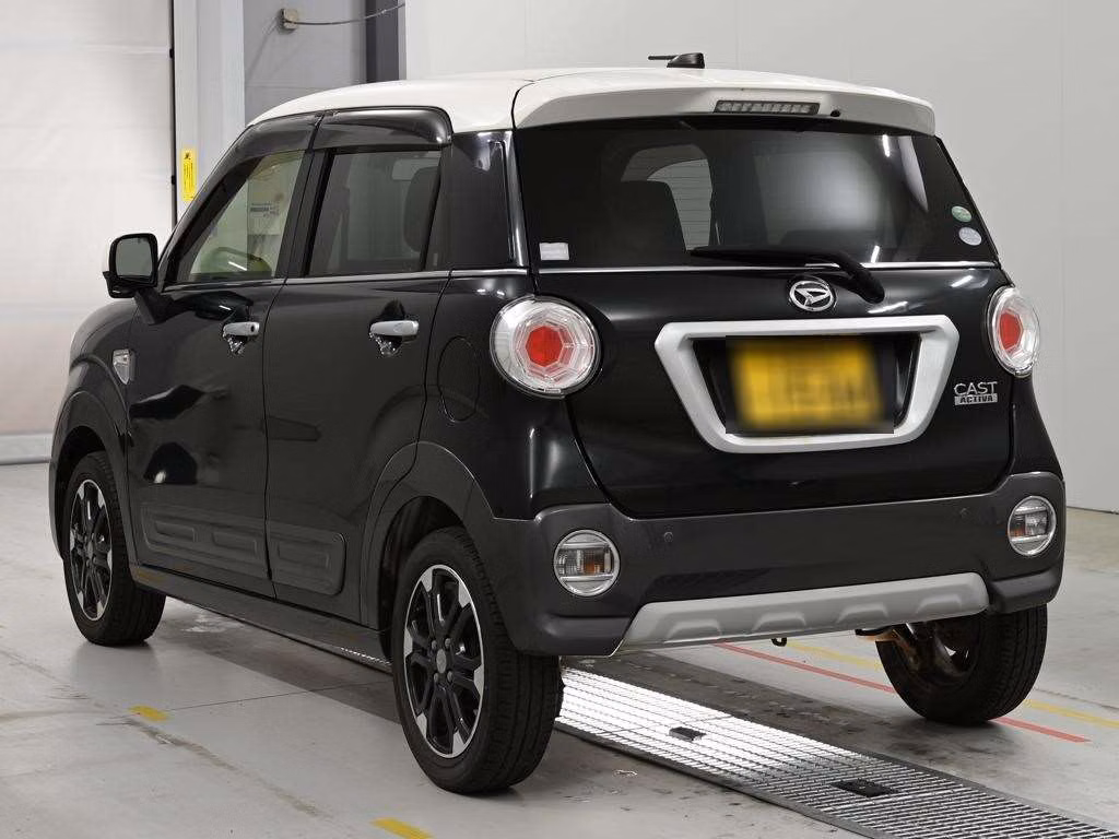 DAIHATSU CAST