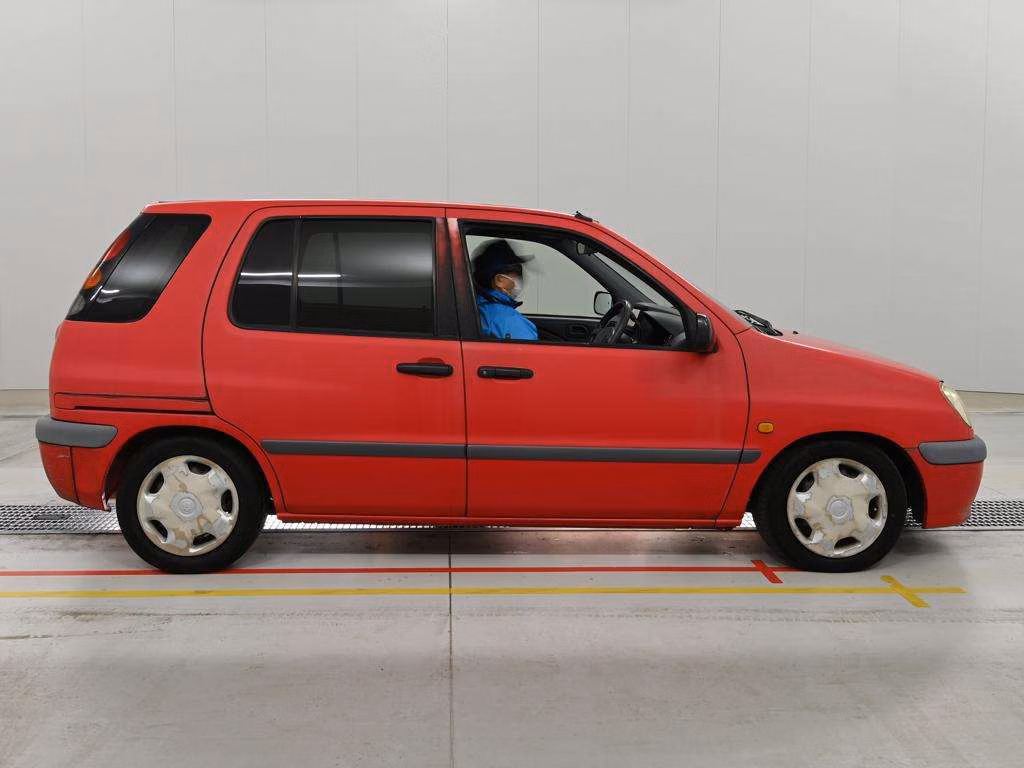 TOYOTA RAUM