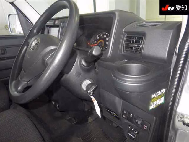 TOYOTA PIXIS VAN