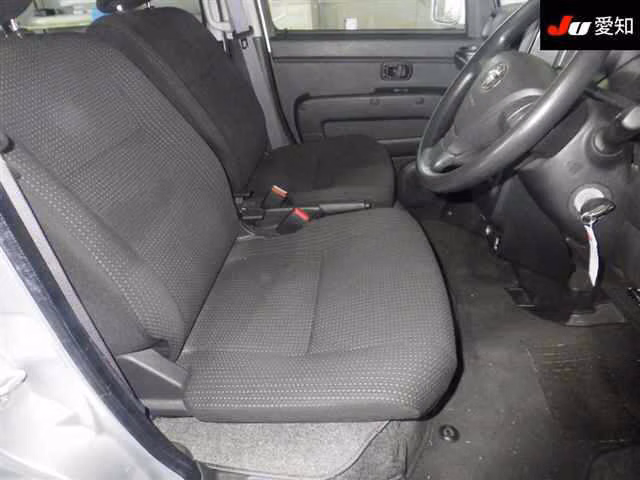 TOYOTA PIXIS VAN