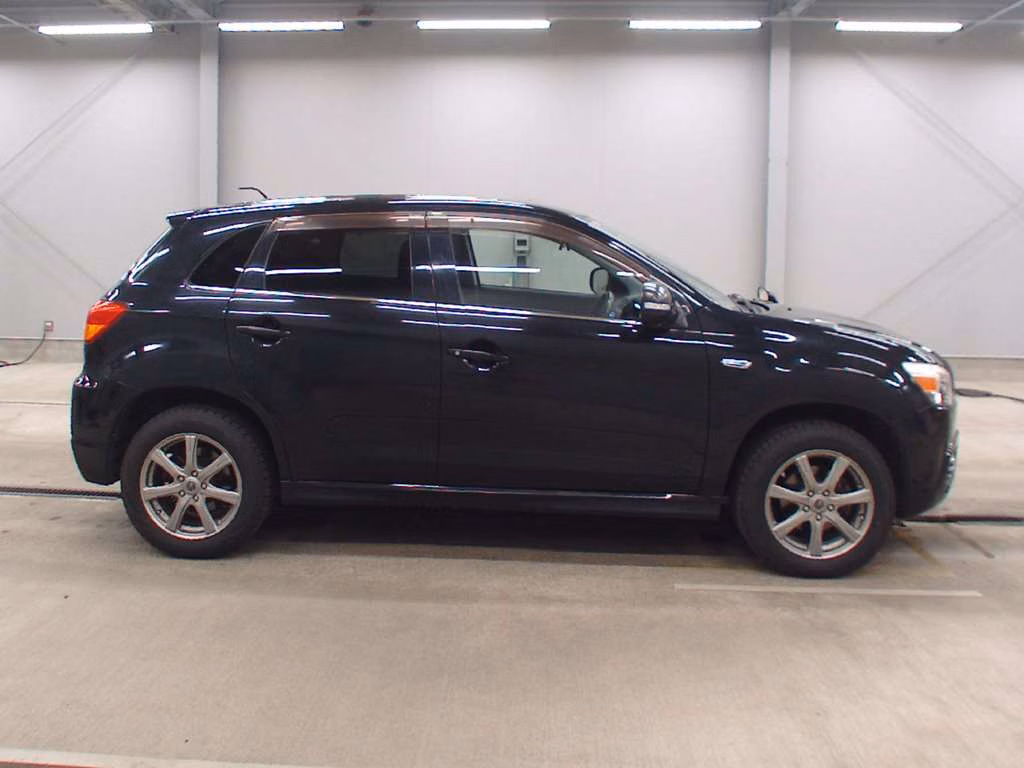MITSUBISHI RVR