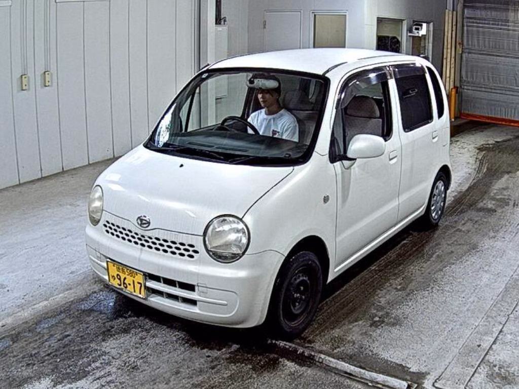 DAIHATSU MOVE LATTE