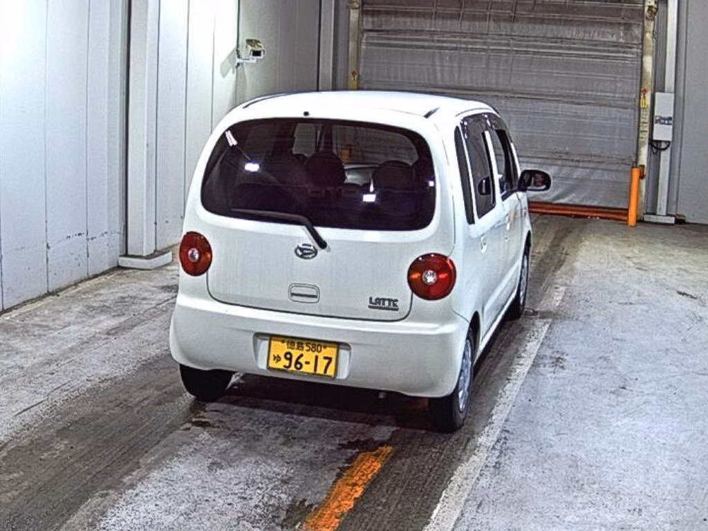 DAIHATSU MOVE LATTE