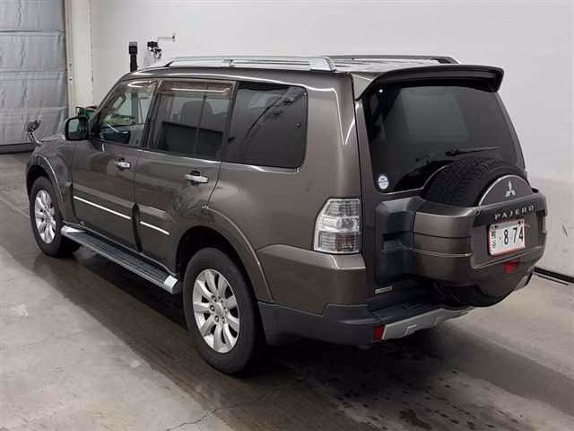 MITSUBISHI PAJERO