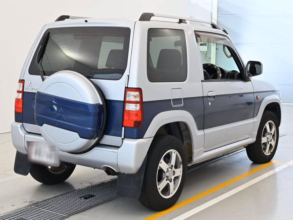MITSUBISHI PAJERO MINI