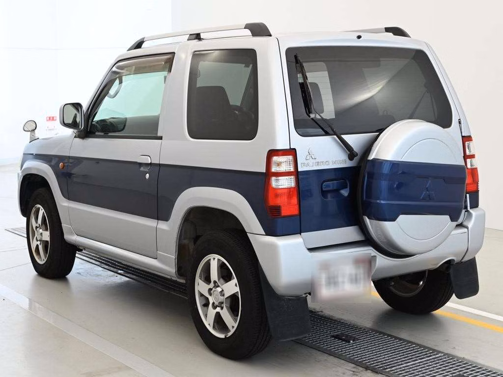 MITSUBISHI PAJERO MINI
