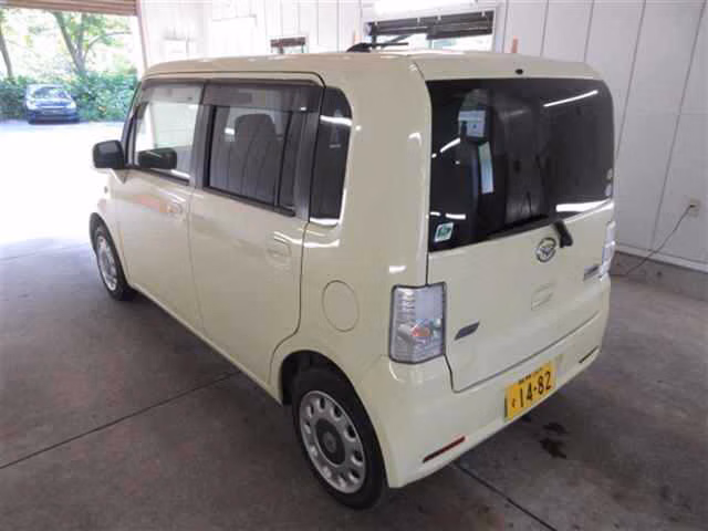 DAIHATSU MOVE CONTE