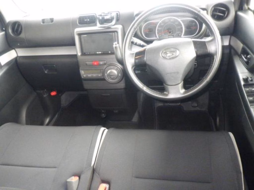 DAIHATSU MOVE CONTE