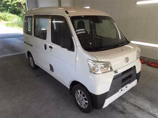 TOYOTA PIXIS VAN