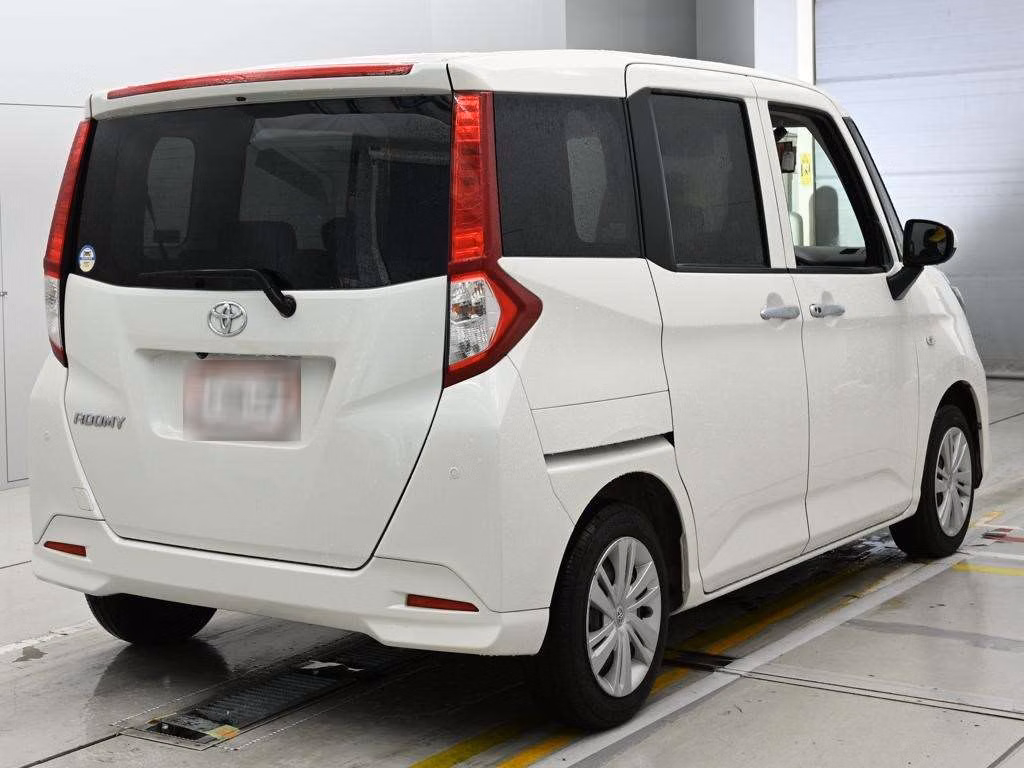 TOYOTA ROOMY