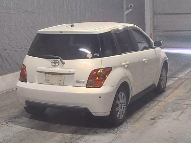 TOYOTA IST