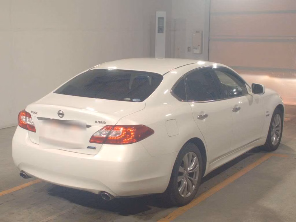NISSAN FUGA