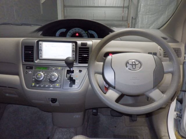 TOYOTA RAUM