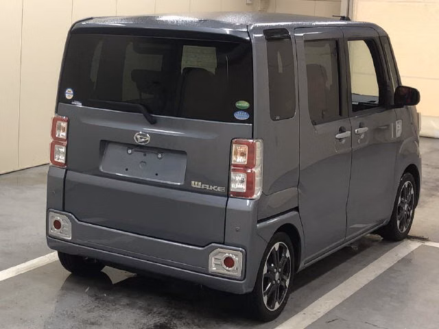 DAIHATSU WAKE