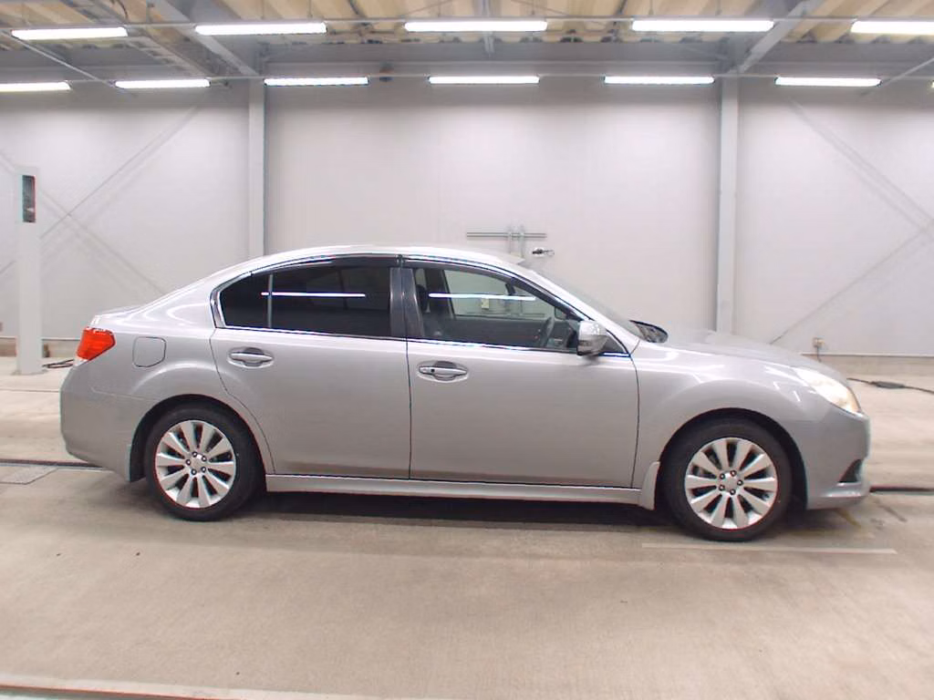 SUBARU LEGACY B4