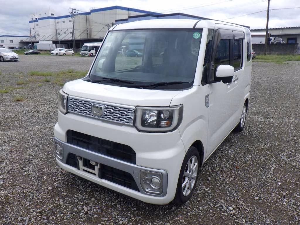 DAIHATSU WAKE