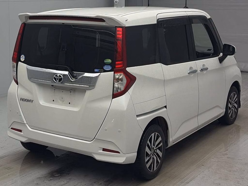 TOYOTA ROOMY