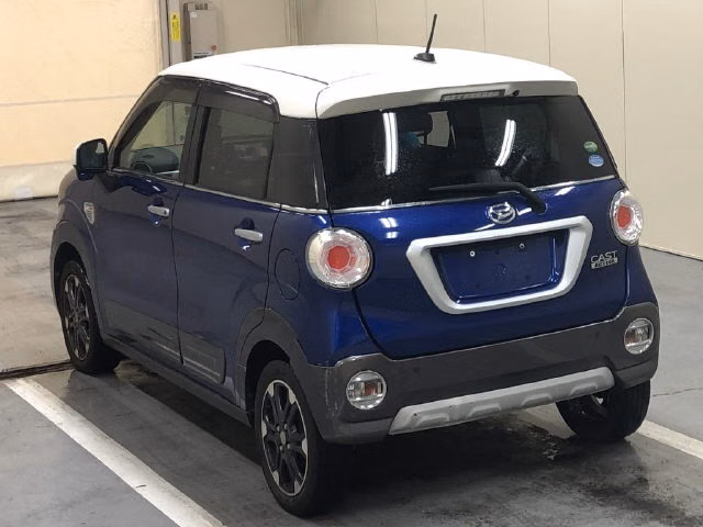DAIHATSU CAST