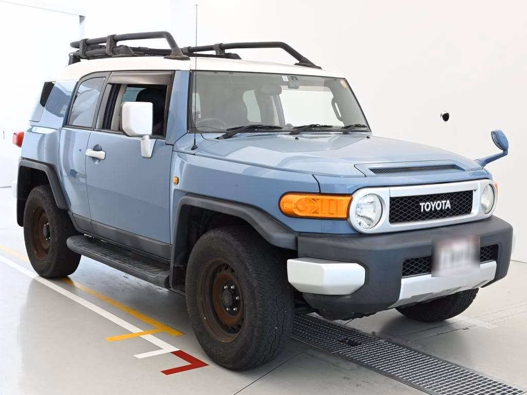 TOYOTA FJ CRUISER