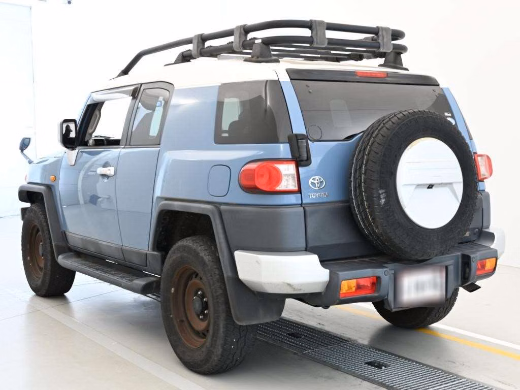 TOYOTA FJ CRUISER