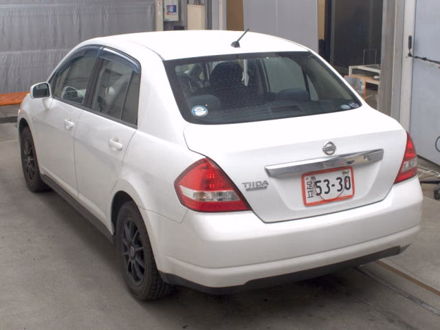 NISSAN TIIDA LATIO