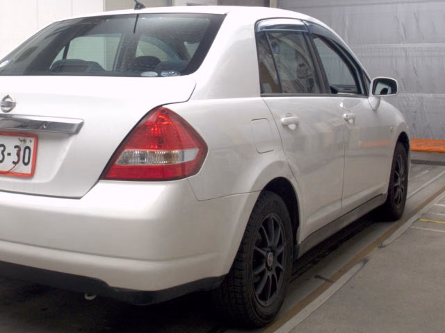 NISSAN TIIDA LATIO