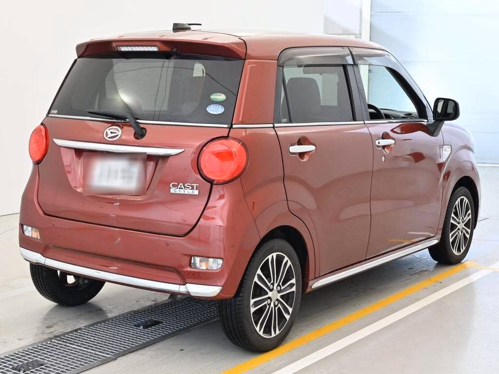DAIHATSU CAST