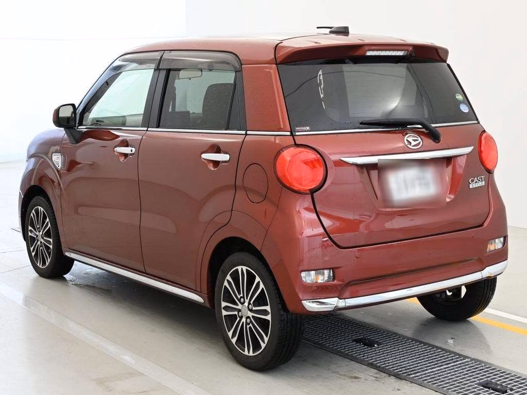 DAIHATSU CAST