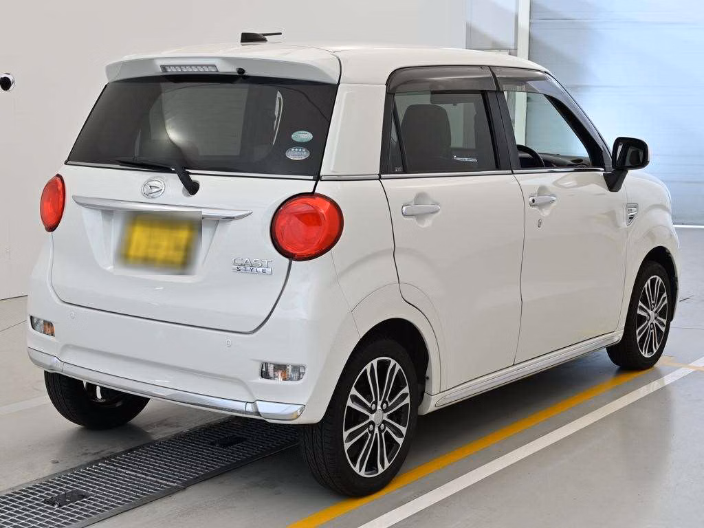 DAIHATSU CAST